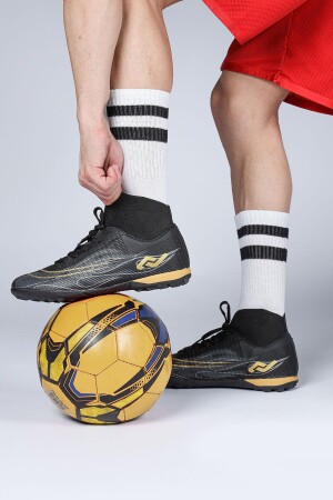 29677 Çoraplı Siyah - Altın Rengi Halı Saha Krampon Futbol Ayakkabısı - Jump (1)