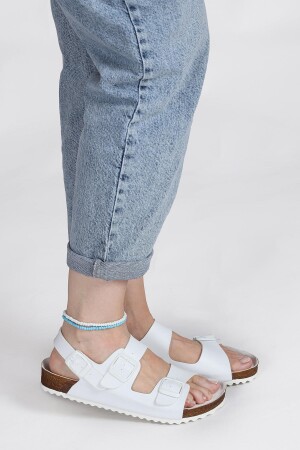 50011 Beyaz Çift Tokalı Kadın Sandalet - 2